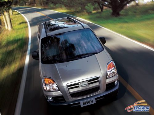 瑞风现代商务车